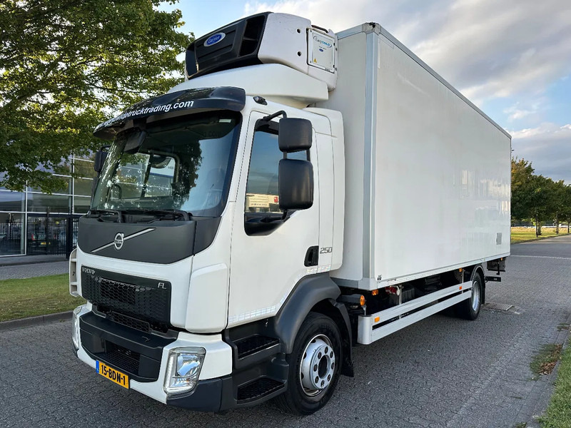 Volvo FL 250 CARRIER SUPRA 750 MT + LIFT + EURO 6 + APK/TUV + 234.099 KM + AIRCO - Camion frigorifique: photos 1 Volvo FL 250 CARRIER SUPRA 750 MT + LIFT + EURO 6 + APK/TUV + 234.099 KM + AIRCO - Camion frigorifique: photos 1