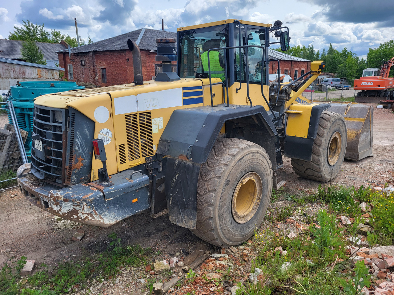 KOMATSU WA470-6 - Chargeuse sur pneus: photos 3 KOMATSU WA470-6 - Chargeuse sur pneus: photos 3