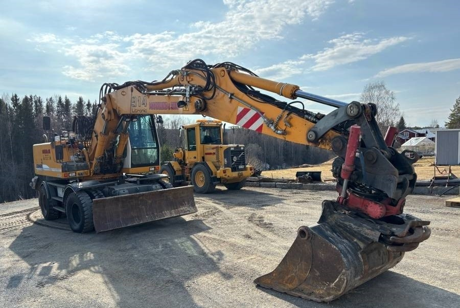 Liebherr A 914 Litronic A2-PL Tiltrotator 30Km/h - Pelle sur pneus: photos 4 Liebherr A 914 Litronic A2-PL Tiltrotator 30Km/h - Pelle sur pneus: photos 4