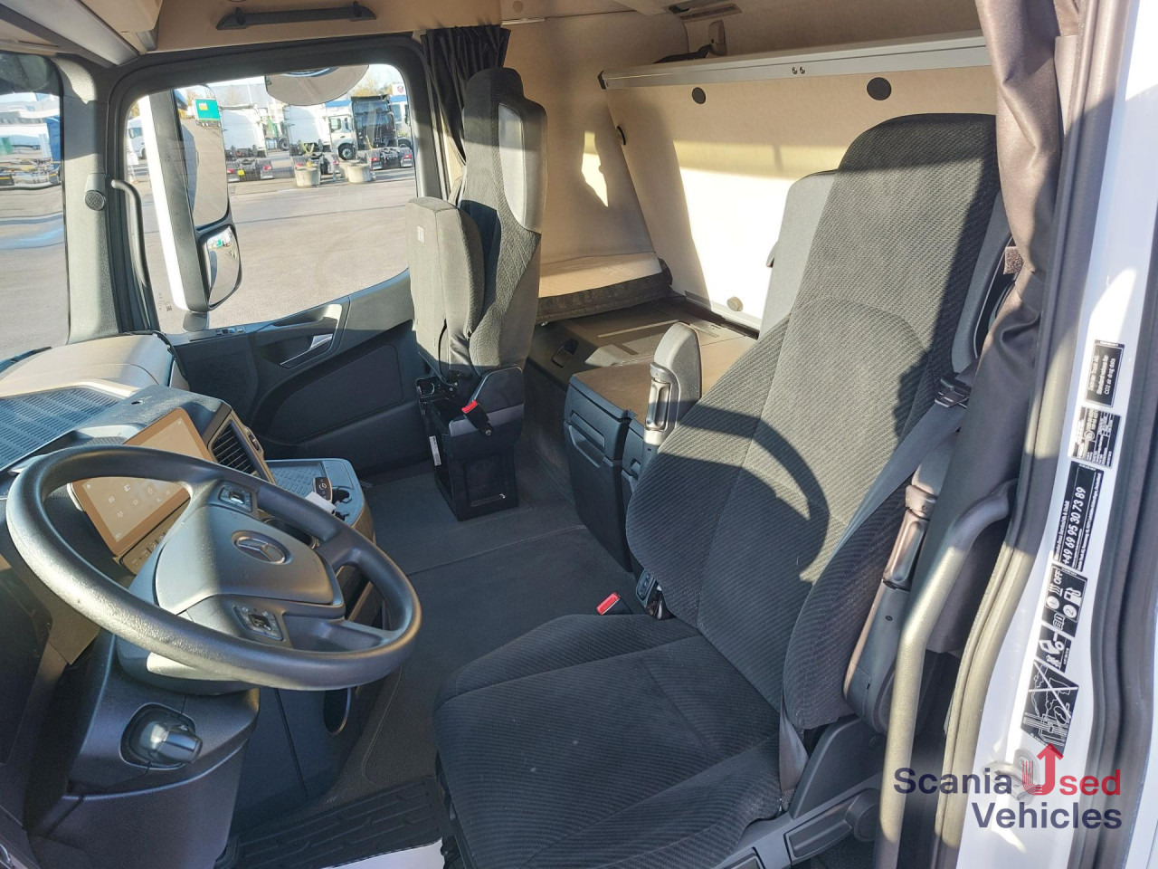 MERCEDES-BENZ 1845L Plane/Edscha NUR KOMPLETT m. ANH.!!! - Camion à rideaux coulissants: photos 5 MERCEDES-BENZ 1845L Plane/Edscha NUR KOMPLETT m. ANH.!!! - Camion à rideaux coulissants: photos 5