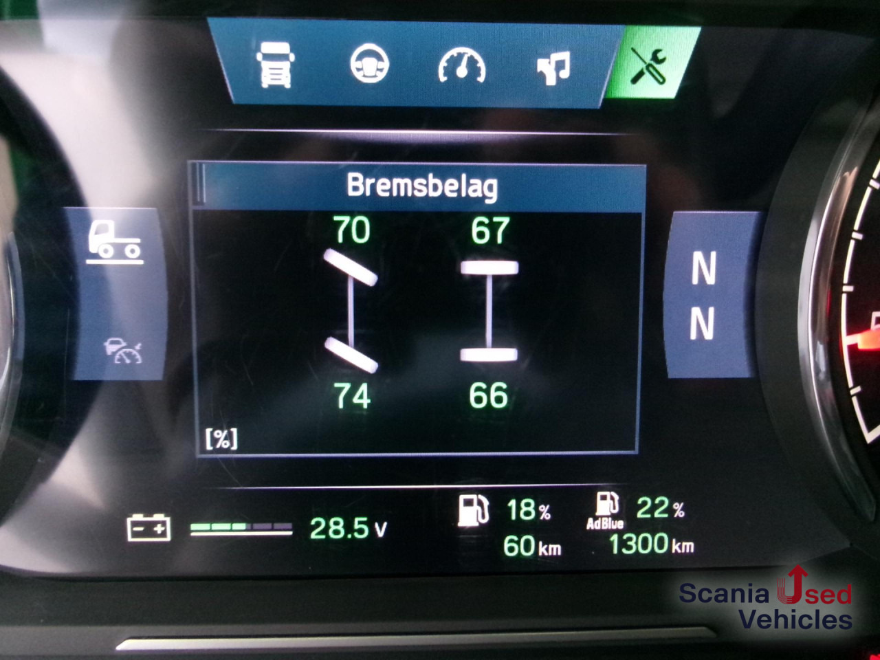 SCANIA R 450 A4x2EB 2 Tanks Standklima TOP!!! - Tracteur routier: photos 4 SCANIA R 450 A4x2EB 2 Tanks Standklima TOP!!! - Tracteur routier: photos 4