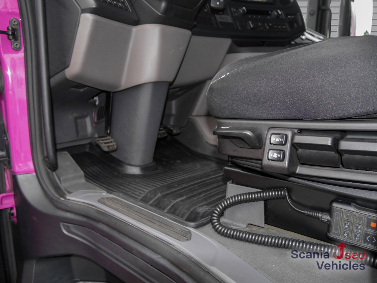 SCANIA R 410 B6x2*4NB - Pritsche / Plane / LBW - - Camion à rideaux coulissants: photos 5 SCANIA R 410 B6x2*4NB - Pritsche / Plane / LBW - - Camion à rideaux coulissants: photos 5