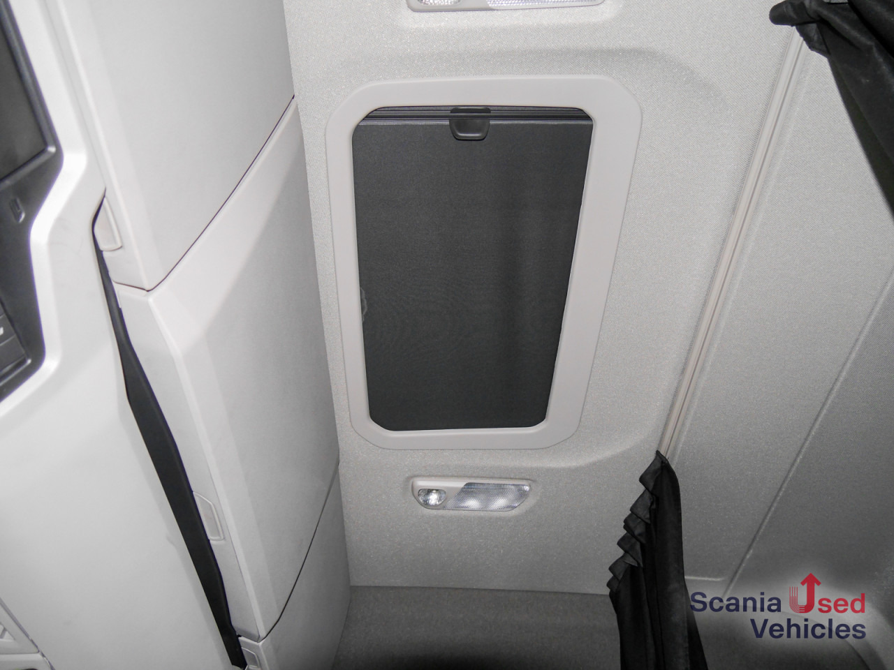 SCANIA R 410 B6x2*4NB - Pritsche / Plane / LBW - - Camion à rideaux coulissants: photos 4 SCANIA R 410 B6x2*4NB - Pritsche / Plane / LBW - - Camion à rideaux coulissants: photos 4