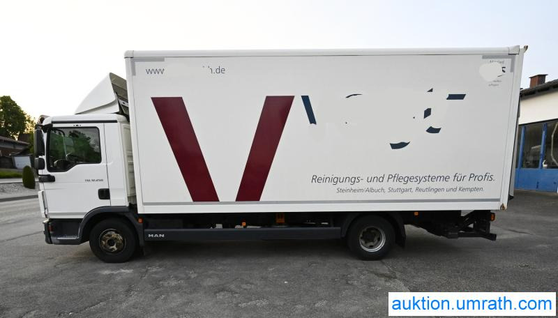 MAN (V181) MAN TGL 12.250 4x2 L/BL Koffer Ladebordwand Klimaautomatik NAVI Luftfederung Automatikgetriebe EURO 6 - Camion fourgon: photos 1 MAN (V181) MAN TGL 12.250 4x2 L/BL Koffer Ladebordwand Klimaautomatik NAVI Luftfederung Automatikgetriebe EURO 6 - Camion fourgon: photos 1