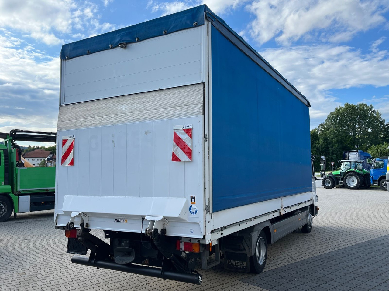 Mercedes-Benz Atego 818 Klima Sperre 74100KM 2,70 Ladehöhe - Utilitaire rideaux coulissants (PLSC): photos 4 Mercedes-Benz Atego 818 Klima Sperre 74100KM 2,70 Ladehöhe - Utilitaire rideaux coulissants (PLSC): photos 4