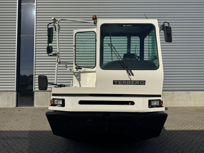 Terberg YT182 / NL Truck - Tracteur portuaire: photos 4 Terberg YT182 / NL Truck - Tracteur portuaire: photos 4