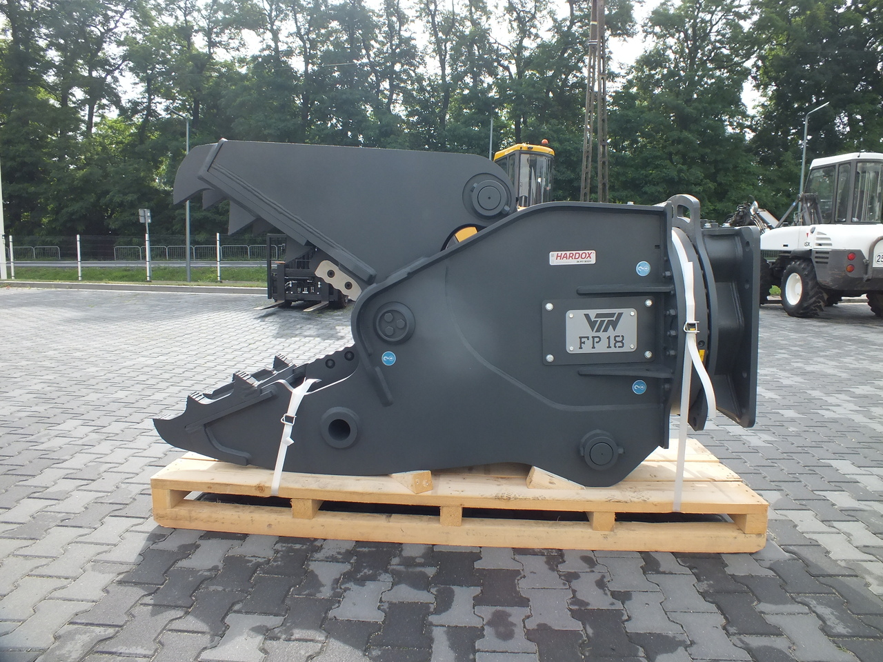 VTN FP 18 Hydraulic Rotating Pulveriser Crusher 1990 KG - Cisaille de démolition pour Pelle: photos 2 VTN FP 18 Hydraulic Rotating Pulveriser Crusher 1990 KG - Cisaille de démolition pour Pelle: photos 2