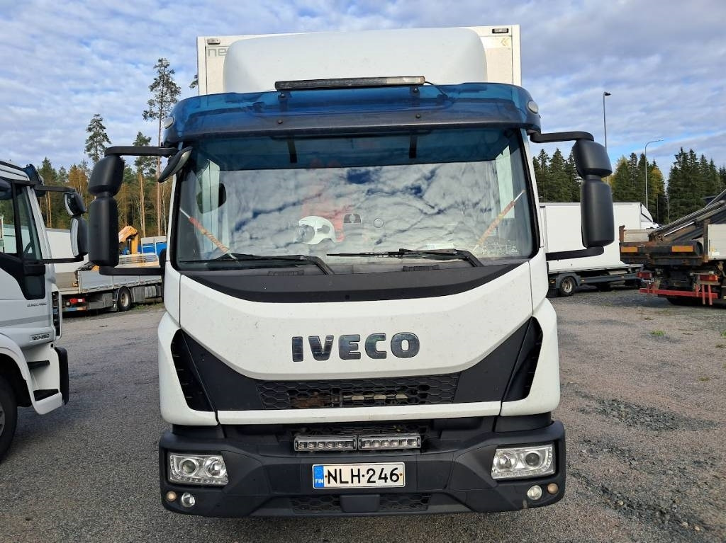 Iveco Eurocargo 100 E21 - Camion fourgon: photos 3 Iveco Eurocargo 100 E21 - Camion fourgon: photos 3