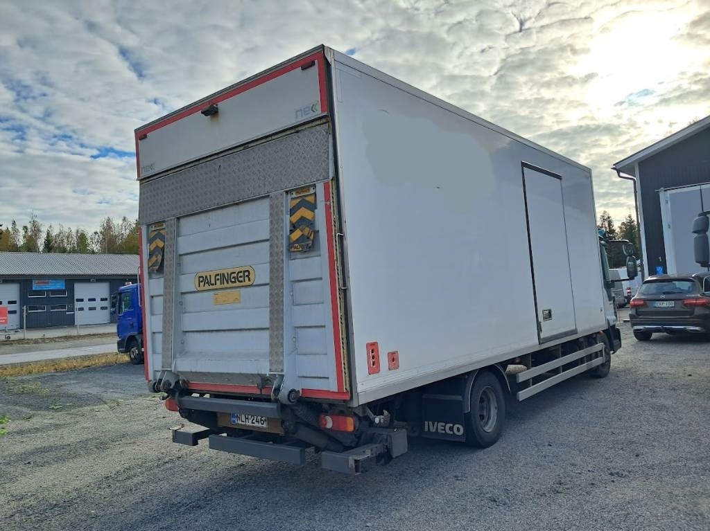 Iveco Eurocargo 100 E21 - Camion fourgon: photos 4 Iveco Eurocargo 100 E21 - Camion fourgon: photos 4