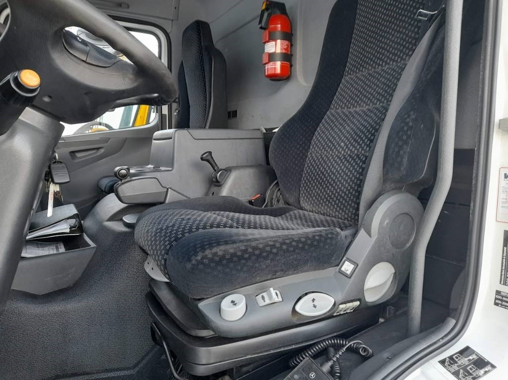 Mercedes-Benz Atego - Camion fourgon: photos 5 Mercedes-Benz Atego - Camion fourgon: photos 5