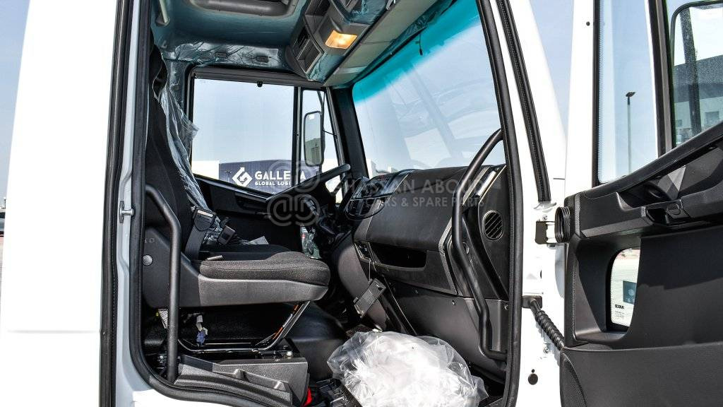 Photo d'intérieur 1: Châssis cabine IVECO EUROCARGO ML180 Chassis 4×2, 19 Ton Approx. MY25