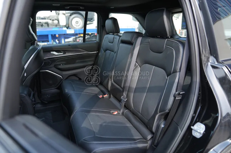 SUV Jeep Grand Cherokee  4x4: photos 11
