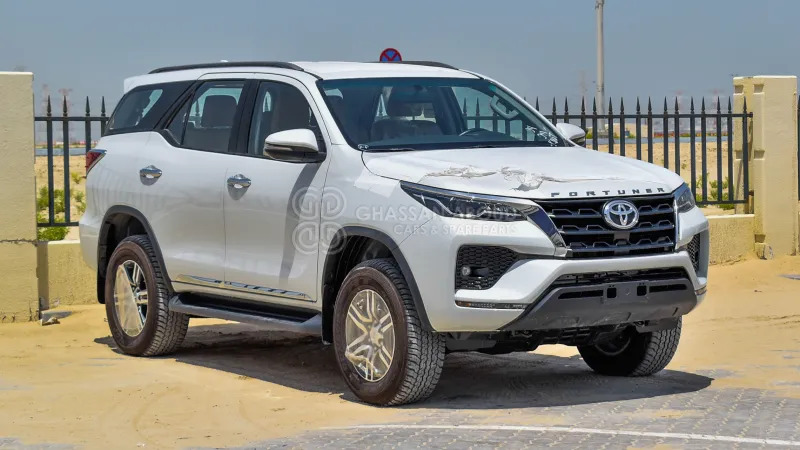 Toyota Fortuner  4x4 - SUV: photos 3 Toyota Fortuner  4x4 - SUV: photos 3