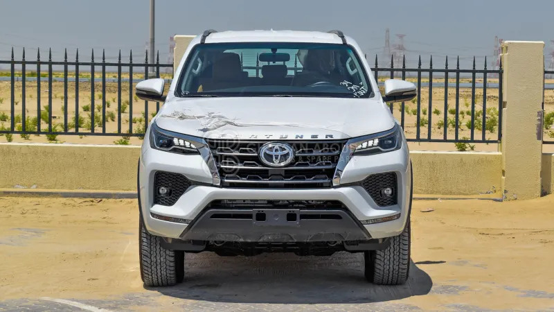 Toyota Fortuner  4x4 - SUV: photos 2 Toyota Fortuner  4x4 - SUV: photos 2