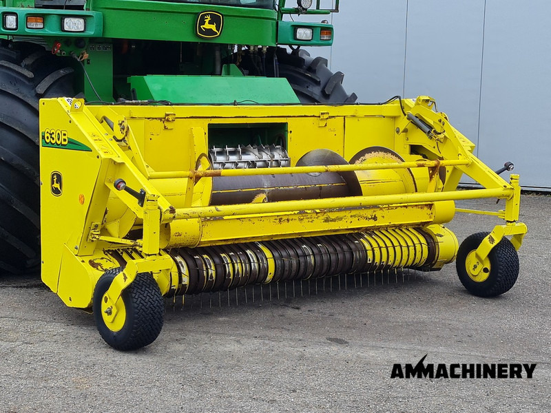 John Deere 630B pick-up - Accessoire aux ensileuses: photos 1 John Deere 630B pick-up - Accessoire aux ensileuses: photos 1