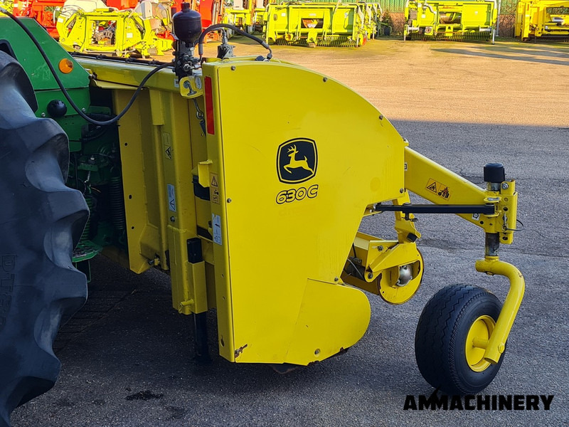 John Deere 630C pick-up - Accessoire aux ensileuses: photos 3 John Deere 630C pick-up - Accessoire aux ensileuses: photos 3