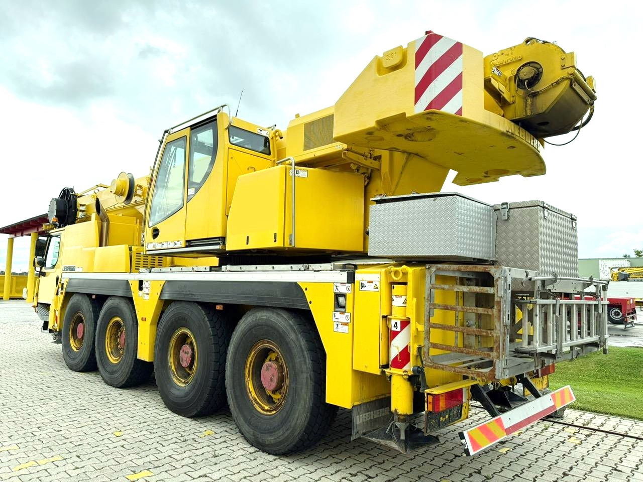LIEBHERR LTM 1070-4.2 - Grue: photos 2 LIEBHERR LTM 1070-4.2 - Grue: photos 2
