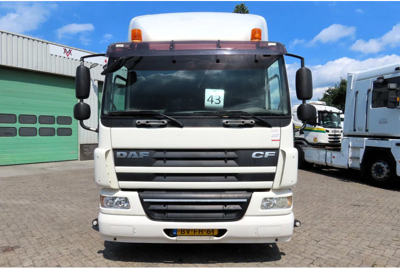 DAF CF 75.310 6x2 , DUTCH TRUCK, 4.20 wheelbasis - Châssis cabine: photos 3 DAF CF 75.310 6x2 , DUTCH TRUCK, 4.20 wheelbasis - Châssis cabine: photos 3