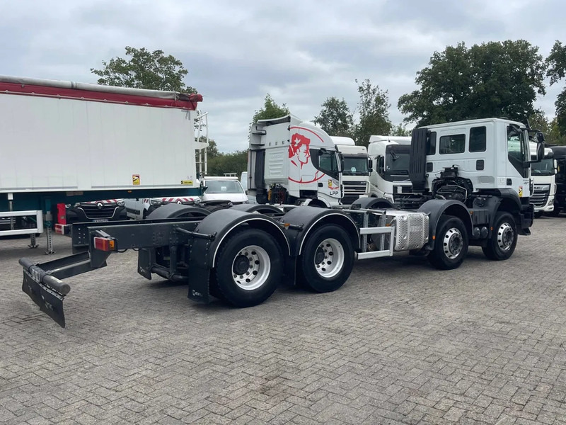Iveco Trakker 410 PTO RETARDER, 8x4 , 442000 km! - Châssis cabine: photos 5 Iveco Trakker 410 PTO RETARDER, 8x4 , 442000 km! - Châssis cabine: photos 5