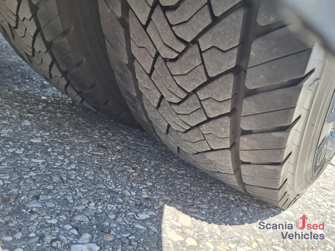 SCANIA R 450 A4x2EB Lowliner !! - Tracteur routier: photos 2 SCANIA R 450 A4x2EB Lowliner !! - Tracteur routier: photos 2