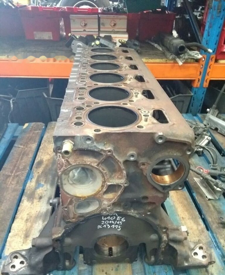 Scania ENGINE BLOCK Scania - Bloc-cylindres pour Camion: photos 1 Scania ENGINE BLOCK Scania - Bloc-cylindres pour Camion: photos 1