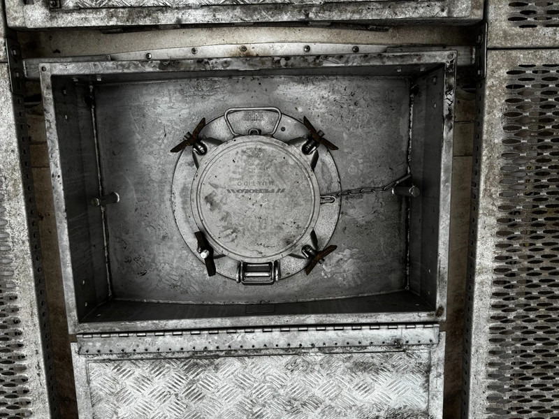 Crédit-bail de SINGAMAS 20FT ISO, 26.000L/1-COMP/3 BAFFELS/3 manholes, 5Y inspection: 07/2027 SINGAMAS 20FT ISO, 26.000L/1-COMP/3 BAFFELS/3 manholes, 5Y inspection: 07/2027: photos 13