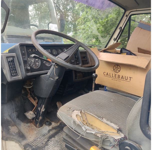 MAN 12250 - Camion plateau: photos 2 MAN 12250 - Camion plateau: photos 2