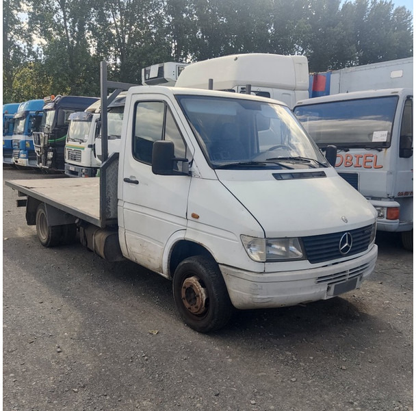Mercedes-Benz TN-412-DD - Utilitaire plateau: photos 2 Mercedes-Benz TN-412-DD - Utilitaire plateau: photos 2
