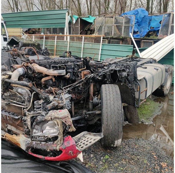 DAF CF-440-MOTOR-PIECES - Tracteur routier: photos 1 DAF CF-440-MOTOR-PIECES - Tracteur routier: photos 1