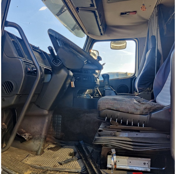 Volvo FH-GLOBBETROTTER - Tracteur routier: photos 3 Volvo FH-GLOBBETROTTER - Tracteur routier: photos 3