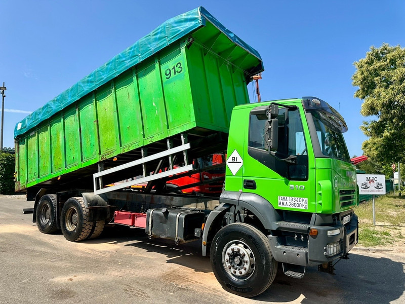 Iveco TRAKKER 310 6x4 STEEL TIPPER / KIPPER 35m³ - MANUAL ZF - BIG AXLES / HUB REDUCTION - STEEL SPRING / BLATT / LAMES - Camion benne: photos 1 Iveco TRAKKER 310 6x4 STEEL TIPPER / KIPPER 35m³ - MANUAL ZF - BIG AXLES / HUB REDUCTION - STEEL SPRING / BLATT / LAMES - Camion benne: photos 1