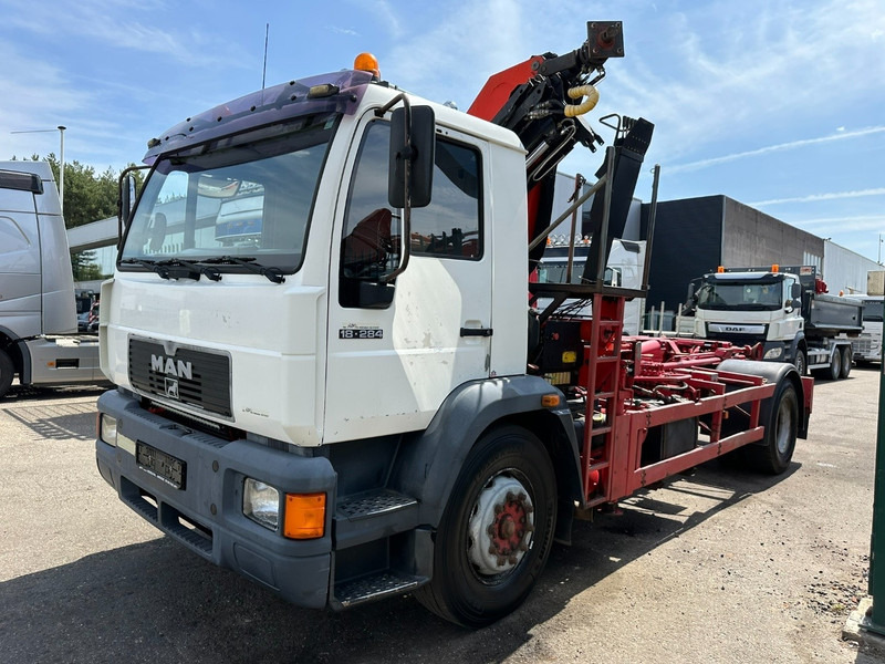 MAN 18.284 HOOKLIFT + CRANE PALFINGER PK 11001 A - TÜV 05/2026 - STEEL SPRING / BLATT / LAMES - BE TRUCK - Camion ampliroll, Camion grue: photos 4 MAN 18.284 HOOKLIFT + CRANE PALFINGER PK 11001 A - TÜV 05/2026 - STEEL SPRING / BLATT / LAMES - BE TRUCK - Camion ampliroll, Camion grue: photos 4