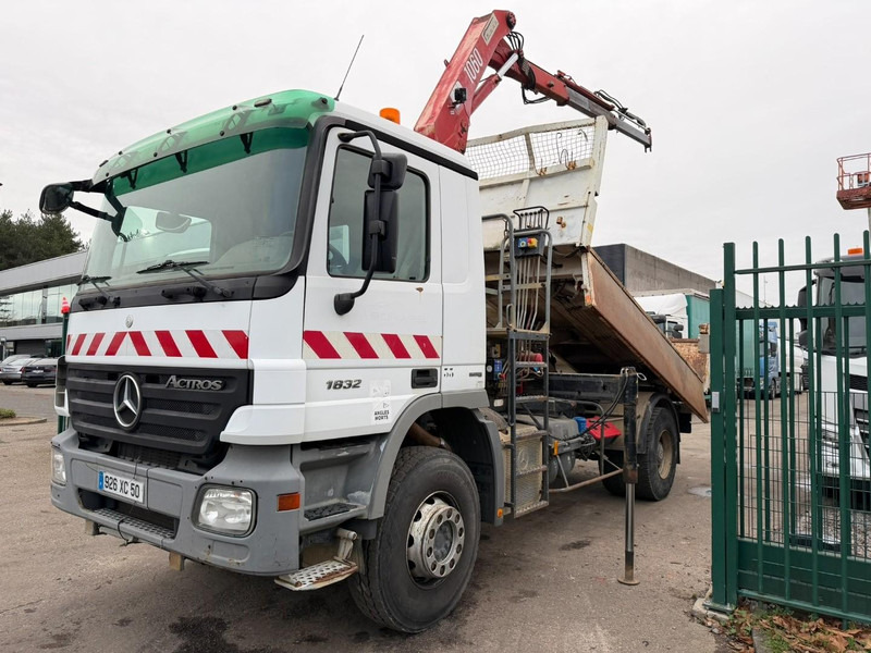 Mercedes-Benz ACTROS 1832 MP2 4x2 2-WAY TIPPER + CRANE - HMF 1063 K 2 - 5/6F - BORDMATIC - EPS 3 PEDALES - BIG AXLE HUB REDUCTION - 356.000km - FR TRUCK - Camion benne, Camion grue: photos 3 Mercedes-Benz ACTROS 1832 MP2 4x2 2-WAY TIPPER + CRANE - HMF 1063 K 2 - 5/6F - BORDMATIC - EPS 3 PEDALES - BIG AXLE HUB REDUCTION - 356.000km - FR TRUCK - Camion benne, Camion grue: photos 3