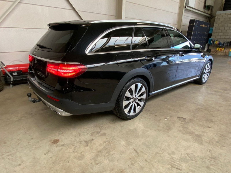 Mercedes-Benz E220d ALL-TERRAIN - 4 MATIC 4x4 - automatic - alcantara - 20 - Voiture: photos 3 Mercedes-Benz E220d ALL-TERRAIN - 4 MATIC 4x4 - automatic - alcantara - 20 - Voiture: photos 3