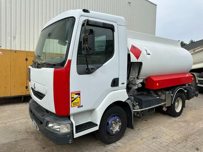 Renault MIDLUM 150 FUEL TANKER / CITERNE MAZOUT - 6500L - 3 COMPARTIMENTS - *ENGINE PROBLEM* - Camion citerne: photos 1 Renault MIDLUM 150 FUEL TANKER / CITERNE MAZOUT - 6500L - 3 COMPARTIMENTS - *ENGINE PROBLEM* - Camion citerne: photos 1