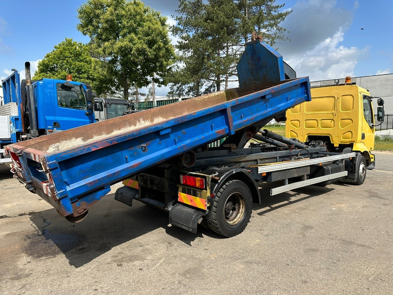 Renault MIDLUM 220 DCI 4x2 12T - EURO 3 - HOOKLIFT / ABROLLKIPPER / AMPLIROL / GANCHO - *243.000km* - AIR SUSPENSION - BE TRUCK - Camion ampliroll: photos 4 Renault MIDLUM 220 DCI 4x2 12T - EURO 3 - HOOKLIFT / ABROLLKIPPER / AMPLIROL / GANCHO - *243.000km* - AIR SUSPENSION - BE TRUCK - Camion ampliroll: photos 4