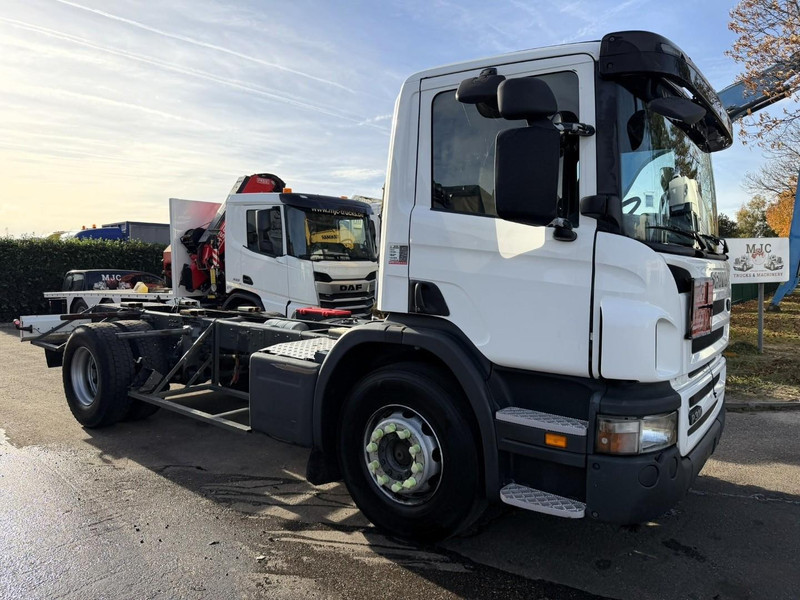 Scania P310 4x2 CHASSIS - ADR (ex tanker) - *322.000km* - 19T - EURO 4 - 5m20 chassis - AIR SUSPENSION - MANUAL - BE TRUCK - Châssis cabine: photos 1 Scania P310 4x2 CHASSIS - ADR (ex tanker) - *322.000km* - 19T - EURO 4 - 5m20 chassis - AIR SUSPENSION - MANUAL - BE TRUCK - Châssis cabine: photos 1