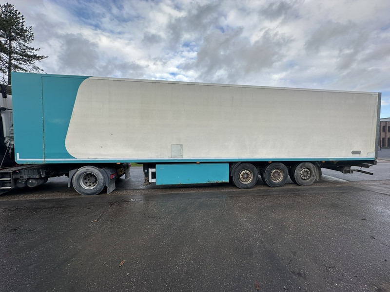 TURBO'S HOET 3-AXLES SAF + THERMOKING SLXe 200 + TAILLIFT - TUV 05/2025 - DISC BRAKES - AIR SUSPENSION - Semi-remorque frigorifique: photos 2 TURBO'S HOET 3-AXLES SAF + THERMOKING SLXe 200 + TAILLIFT - TUV 05/2025 - DISC BRAKES - AIR SUSPENSION - Semi-remorque frigorifique: photos 2