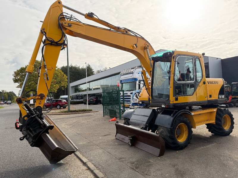 Volvo EW 140 B *FULL HYDR* - BLADE - 10.485h - TILT BUCKET - CE - NL MACHINE - GOOD CONDITION - Pelle sur pneus: photos 2 Volvo EW 140 B *FULL HYDR* - BLADE - 10.485h - TILT BUCKET - CE - NL MACHINE - GOOD CONDITION - Pelle sur pneus: photos 2