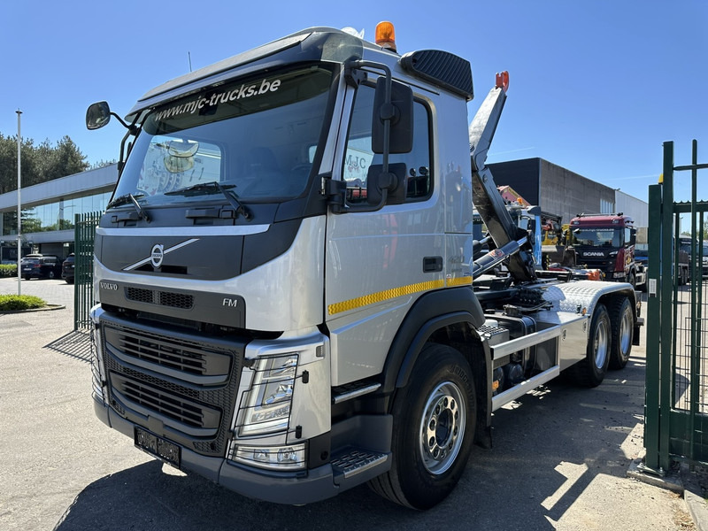 Volvo FM 420 6x4 AJK HOOKLIFT / HAAK 20T - 5760mm - WB 3m90 - *266.000km* - HUB REDUCTION / STEEL SUSPENSION - EURO 6 - BE TRUCK - Camion ampliroll: photos 3 Volvo FM 420 6x4 AJK HOOKLIFT / HAAK 20T - 5760mm - WB 3m90 - *266.000km* - HUB REDUCTION / STEEL SUSPENSION - EURO 6 - BE TRUCK - Camion ampliroll: photos 3