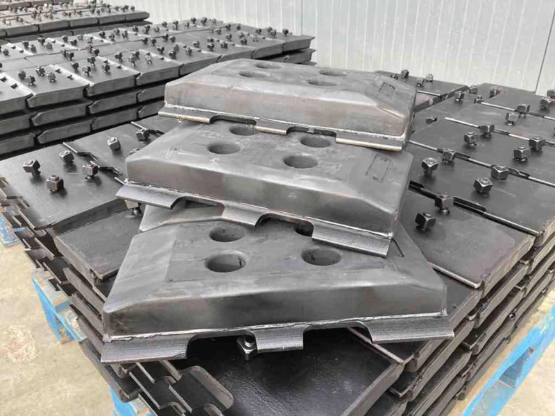 ABG Rubber Asphalt Pads - Frame/ Châssis pour Engins de chantier: photos 1 ABG Rubber Asphalt Pads - Frame/ Châssis pour Engins de chantier: photos 1