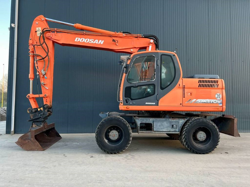 Doosan DX170W - Pelle sur pneus: photos 3 Doosan DX170W - Pelle sur pneus: photos 3