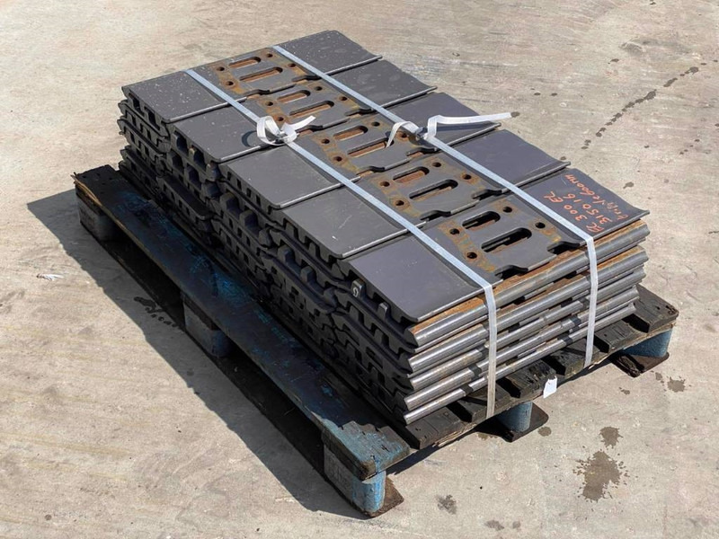 JCB JS240 / JS260 / JS300 Shoes/Pads - Frame/ Châssis pour Engins de chantier: photos 2 JCB JS240 / JS260 / JS300 Shoes/Pads - Frame/ Châssis pour Engins de chantier: photos 2