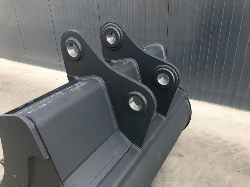 Komatsu PC228 - Godet pour Engins de chantier: photos 5 Komatsu PC228 - Godet pour Engins de chantier: photos 5