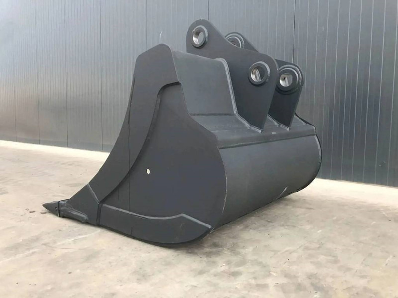 Komatsu PC240 - Godet pour Engins de chantier: photos 5 Komatsu PC240 - Godet pour Engins de chantier: photos 5