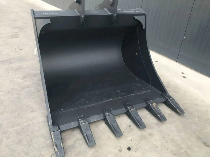 Komatsu PC240 - Godet pour Engins de chantier: photos 3 Komatsu PC240 - Godet pour Engins de chantier: photos 3