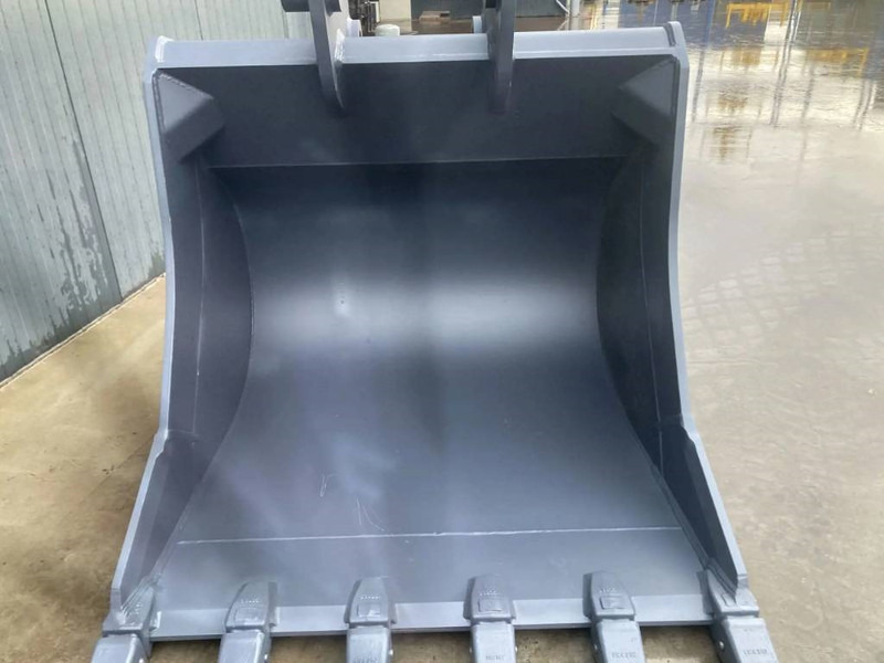 Komatsu PC300 - Godet pour Engins de chantier: photos 2 Komatsu PC300 - Godet pour Engins de chantier: photos 2