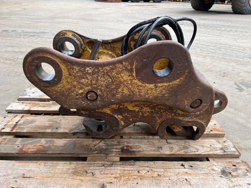 Miller Caterpillar 311D / 312D / 312E / 313F / 314D / 31 - Attache rapide pour Engins de chantier: photos 4 Miller Caterpillar 311D / 312D / 312E / 313F / 314D / 31 - Attache rapide pour Engins de chantier: photos 4