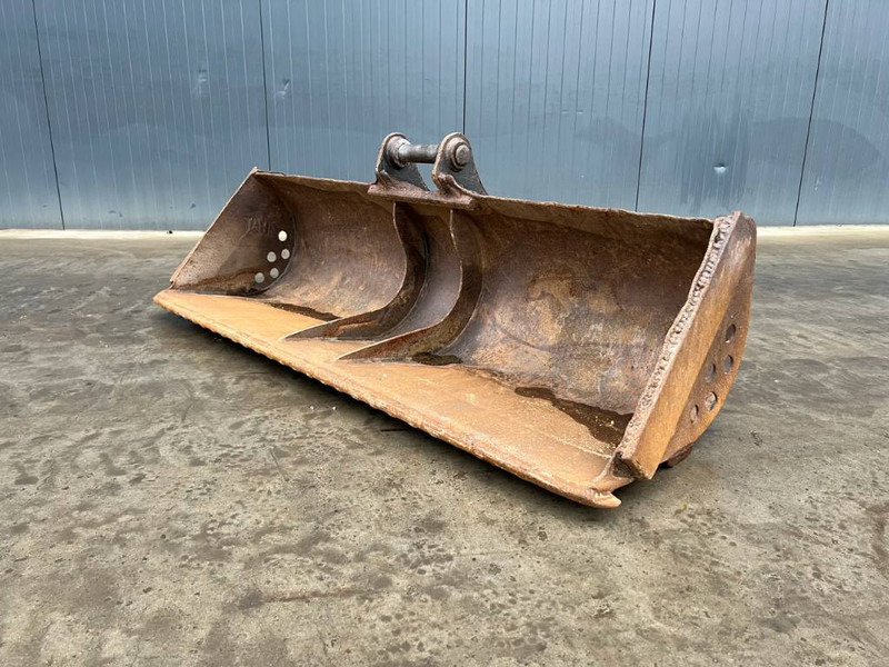 Godet pour Engins de chantier Miller Geith Caterpillar 305 / 306: photos 1