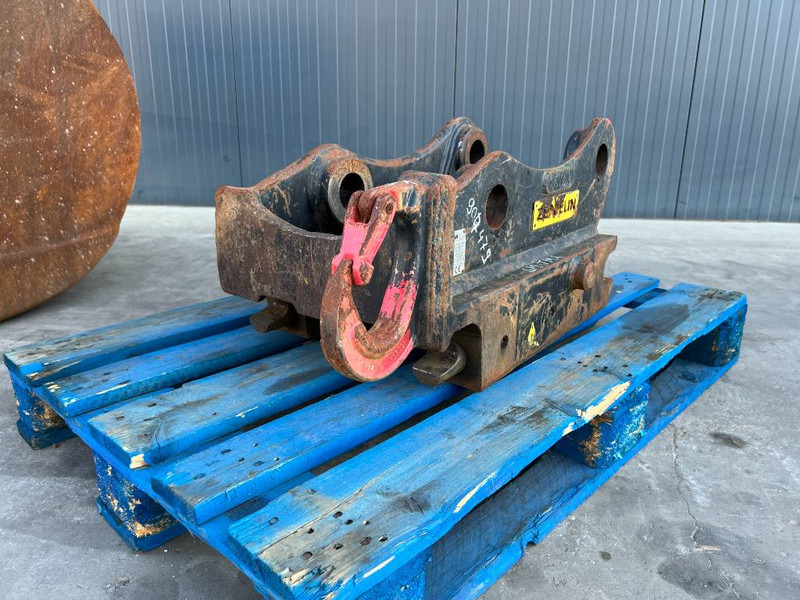 Attache rapide pour Engins de chantier OilQuick OQ65 - 311F / 313F / 315F: photos 1